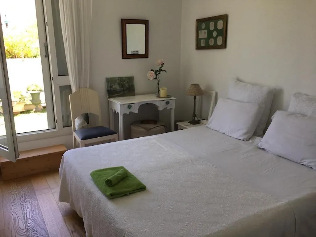 La Petite Maison Marseille Bed & Breakfast